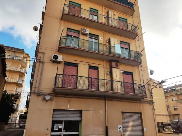 Locale Commerciale in Vendita